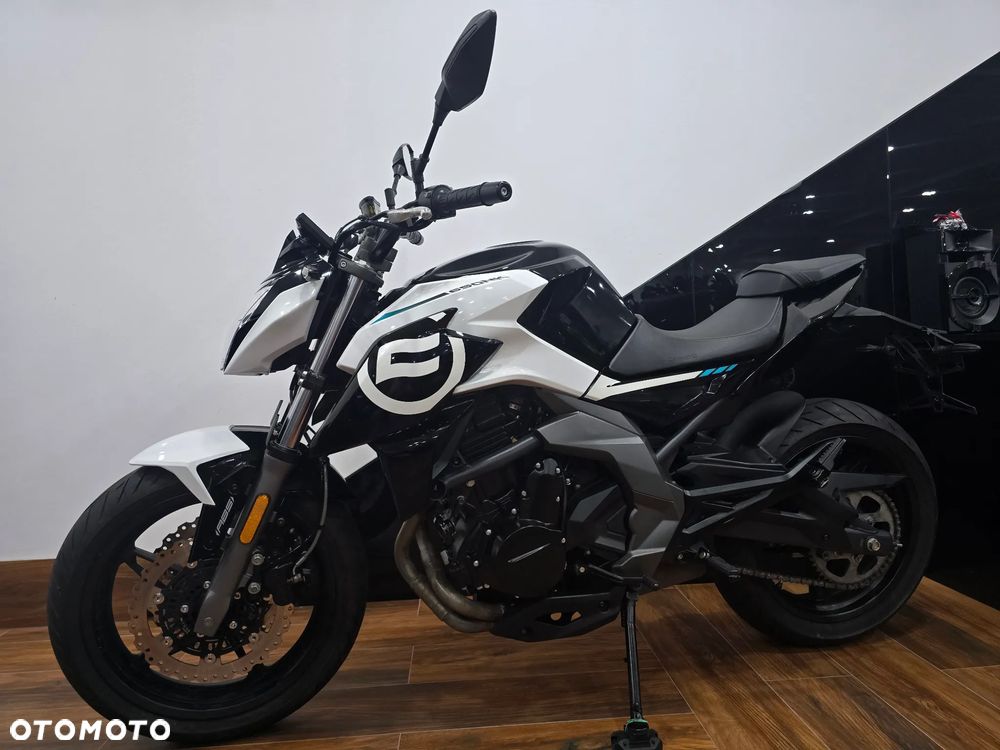 CFMoto NK - 7