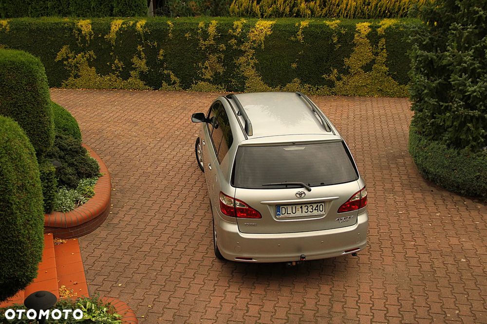 Toyota Avensis Verso D-4D Sol - 14