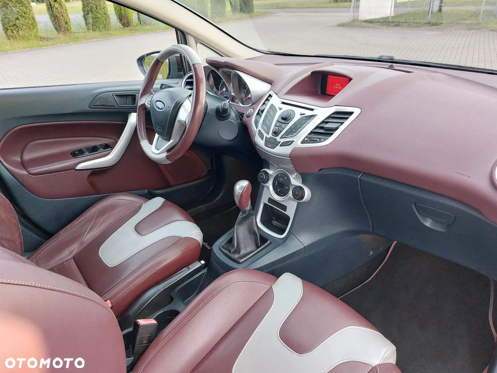 Ford Fiesta - 22