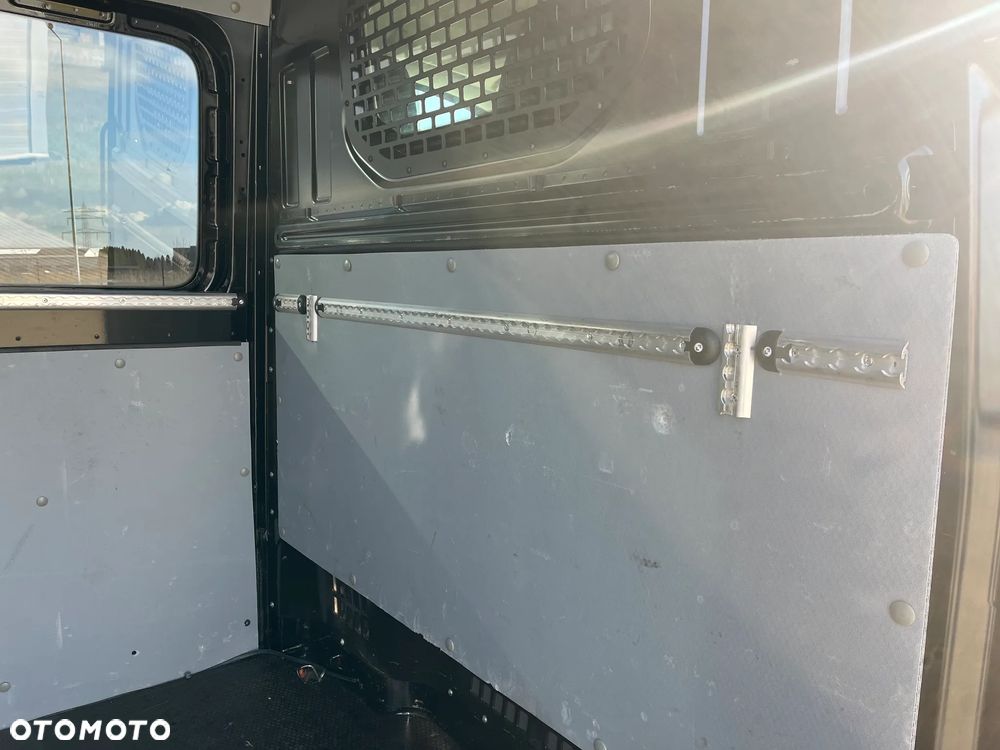 Volkswagen Crafter - 19