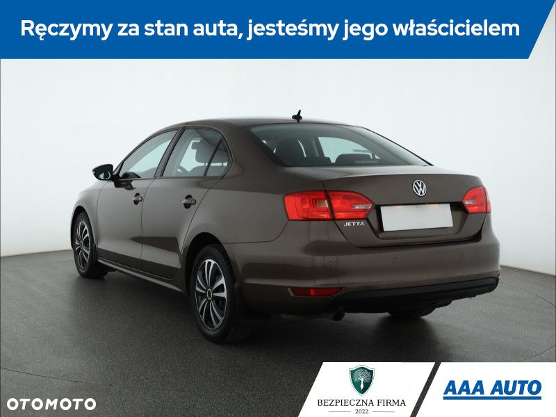 Volkswagen Jetta - 5