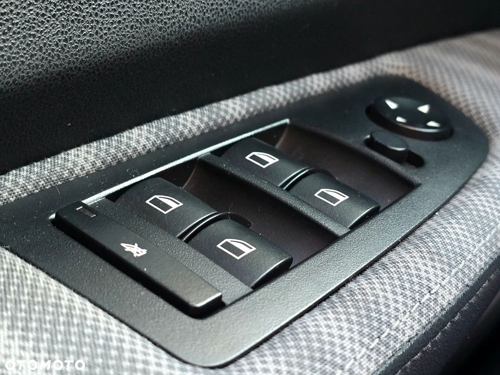 BMW Seria 1 120d - 17