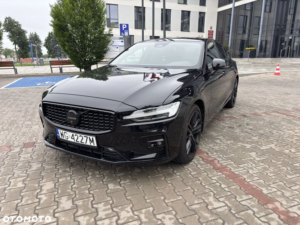 Volvo S60 B5 B Ultimate Dark - 1