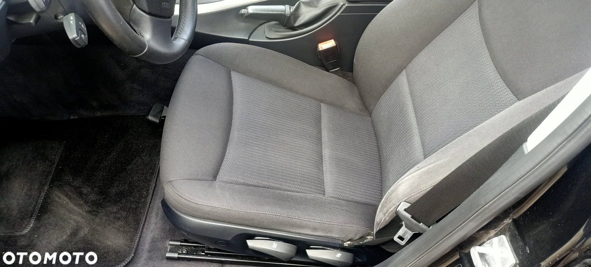 BMW Seria 3 318i Touring Edition Exclusive - 23