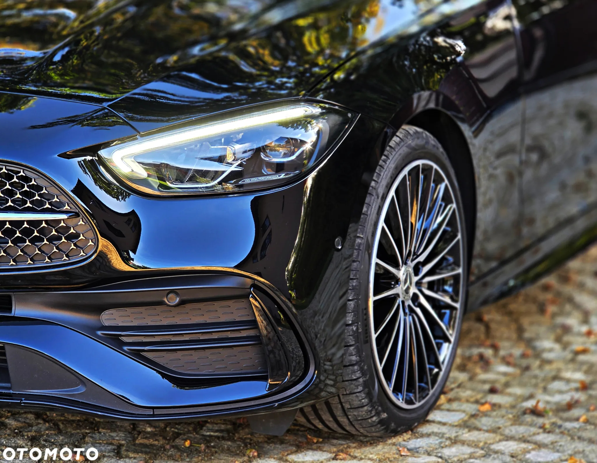 Mercedes-Benz Klasa C 220 d 4Matic T 9G-TRONIC AMG Line - 3