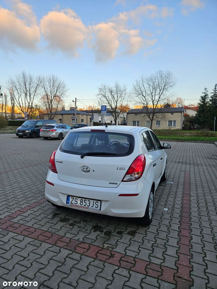 Hyundai i20 1.1 CRDi Classic + - 15