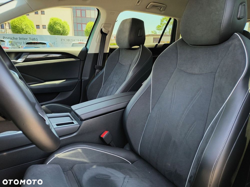 Volkswagen Passat - 11