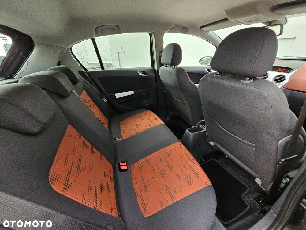 Opel Corsa 1.4 16V Satellite - 24