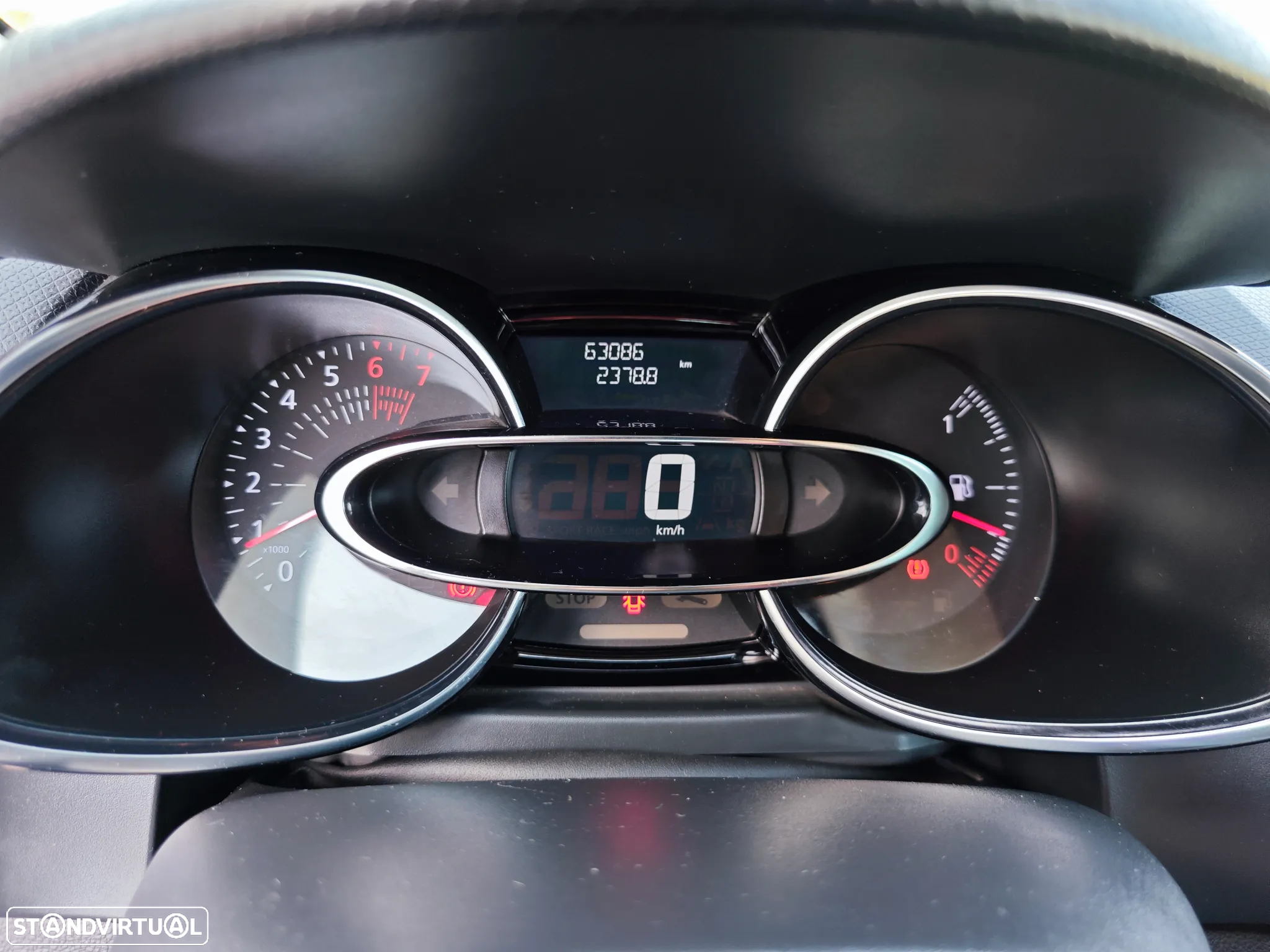 Renault Clio 0.9 TCe Limited - 15