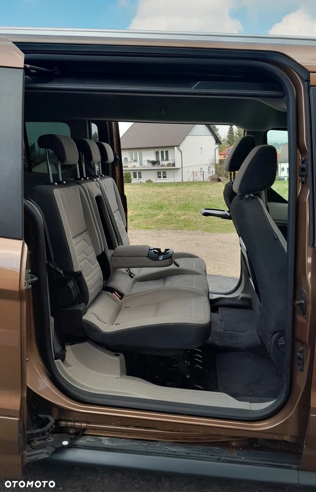Ford Tourneo Connect Grand - 9