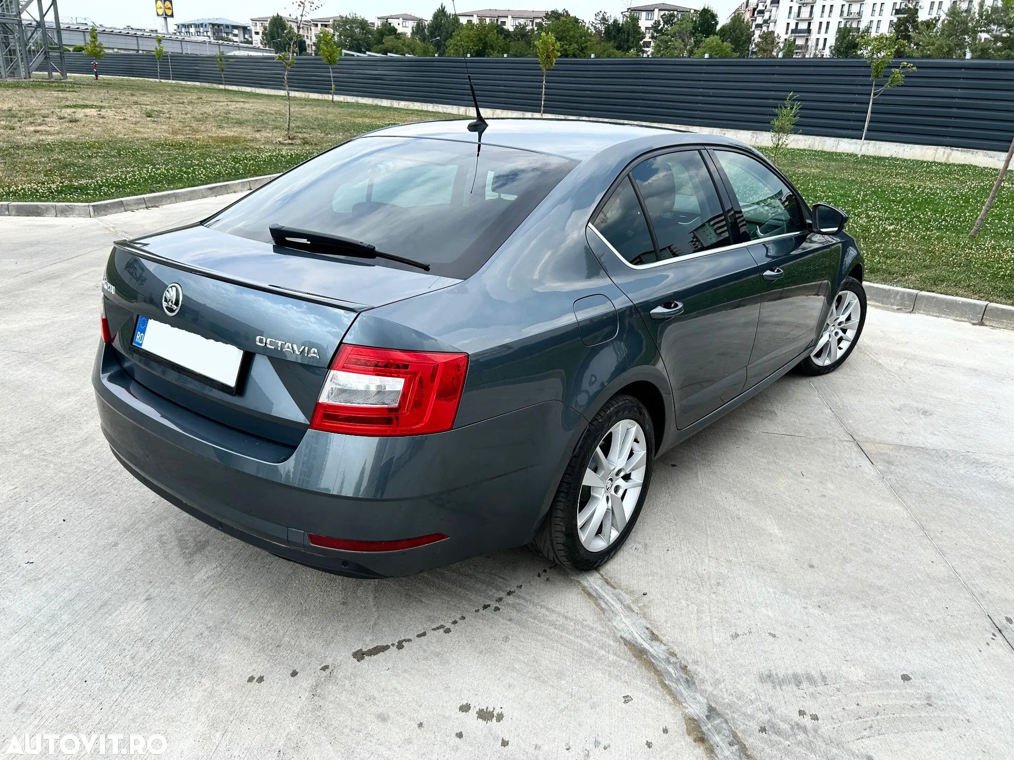 Skoda Octavia 2.0 TSI DSG Ambition - 26