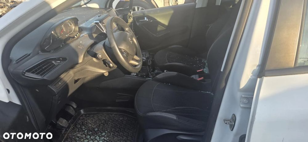 PEUGEOT 208 1,2 pas przedni czołówka - 4