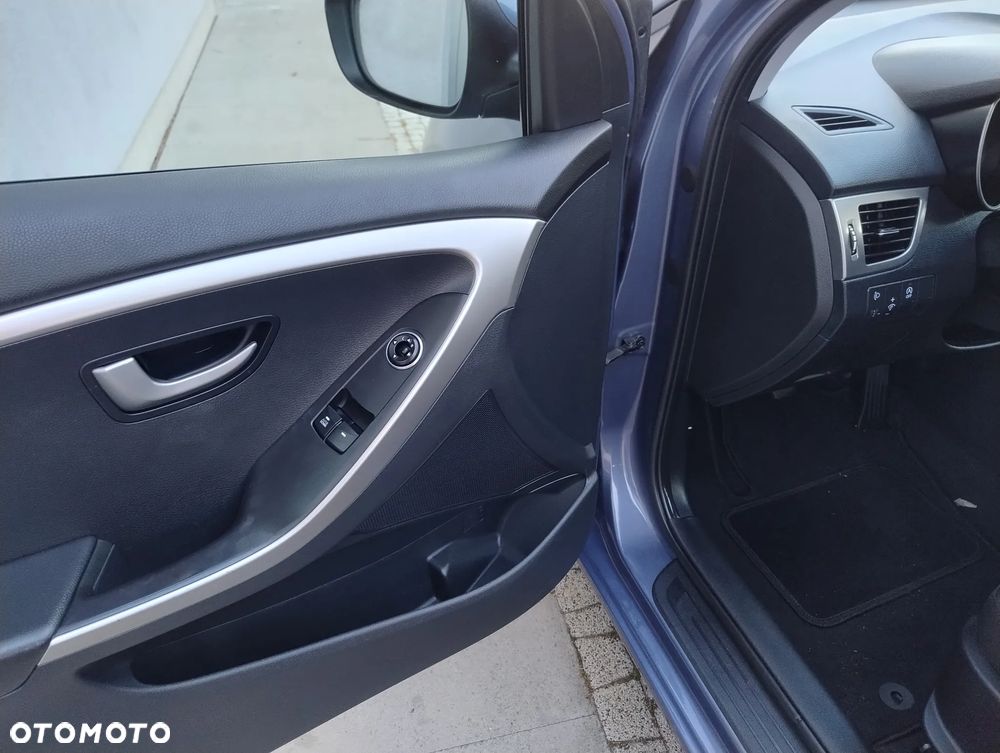 Hyundai i30 1.6 Trend - 15