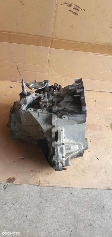 Skrzynia biegów manualna Peugeot 3008 1.6 THP 20EA04 - 2