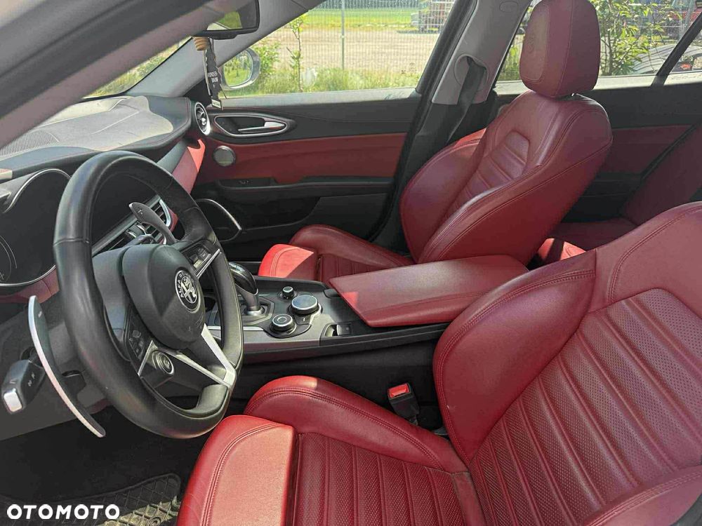 Alfa Romeo Giulia 2.0 Turbo Veloce Q4 - 5