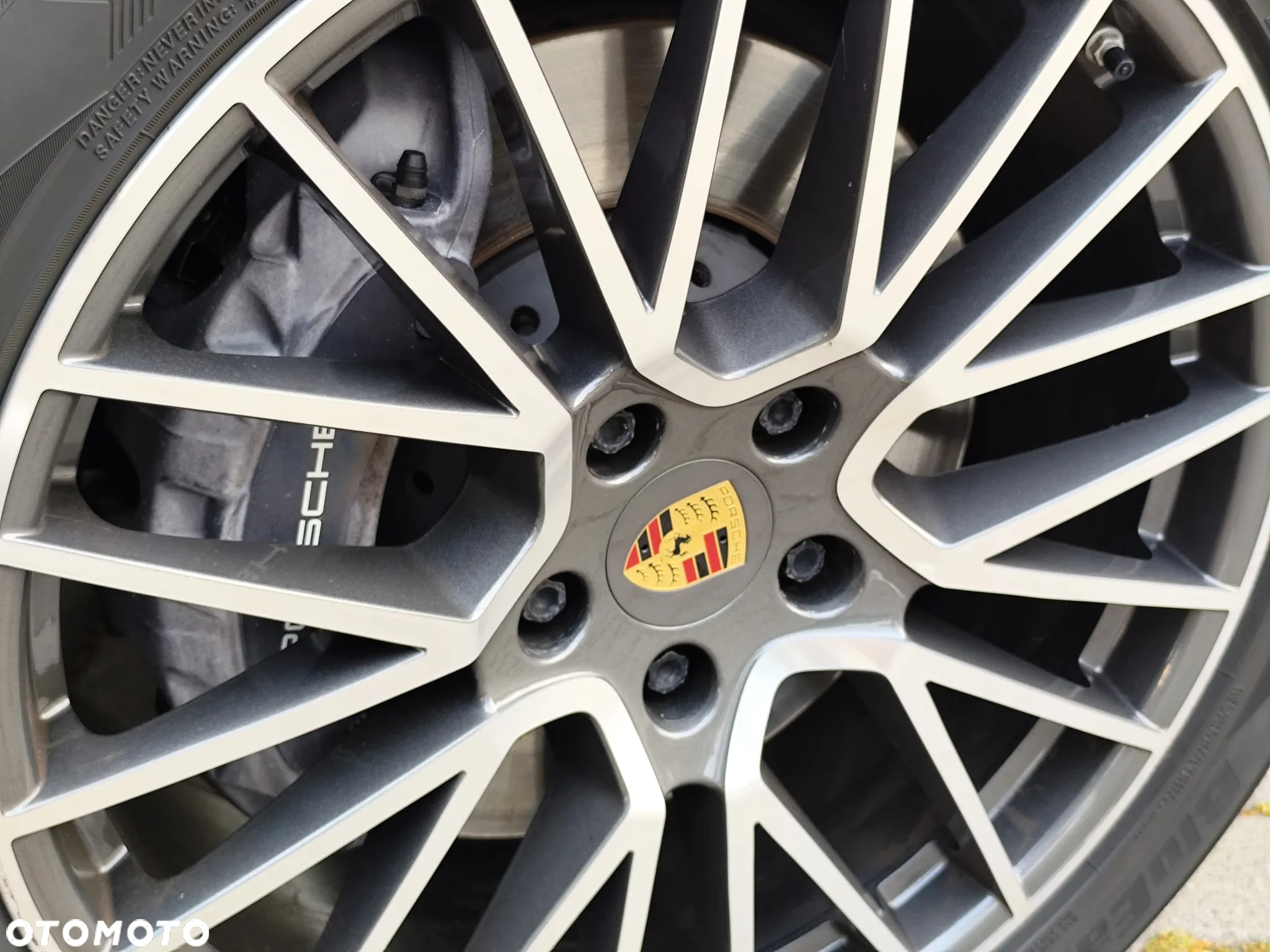 Porsche Cayenne Platinum Edition - 8