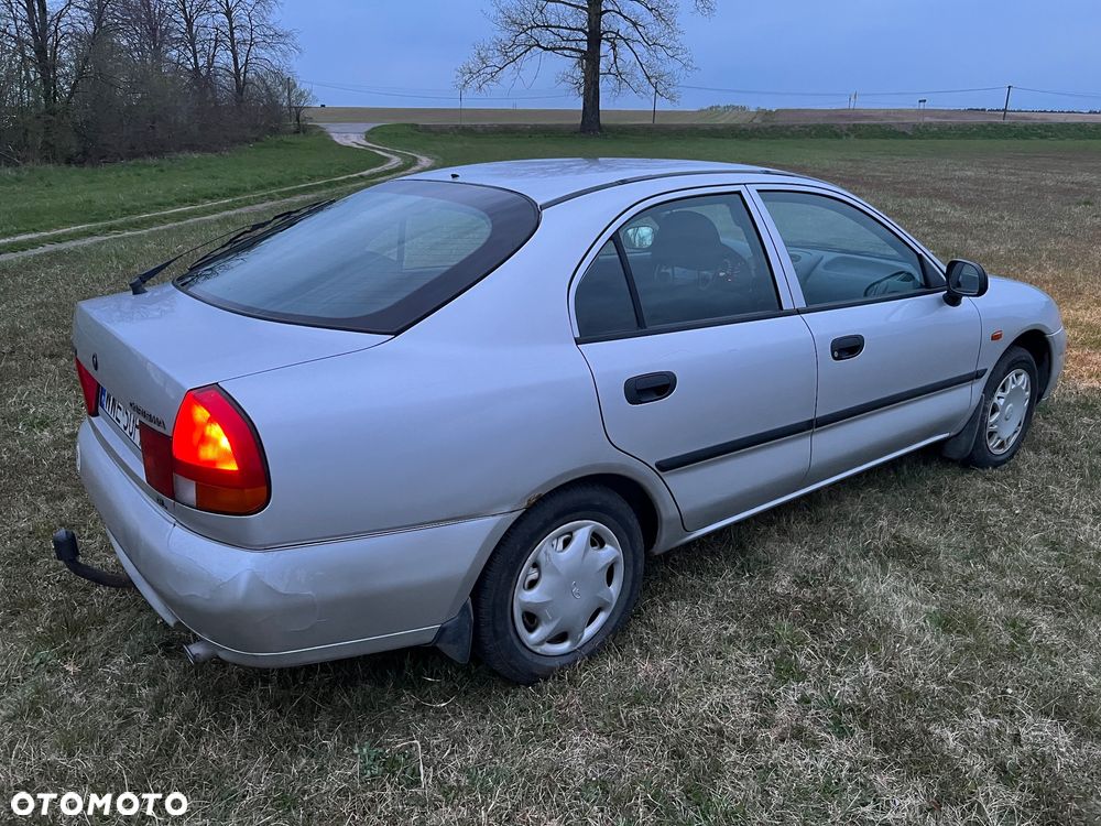 Mitsubishi Carisma 1600 GL - 5