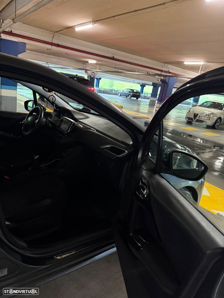 Peugeot 208 1.2 PureTech Style - 8