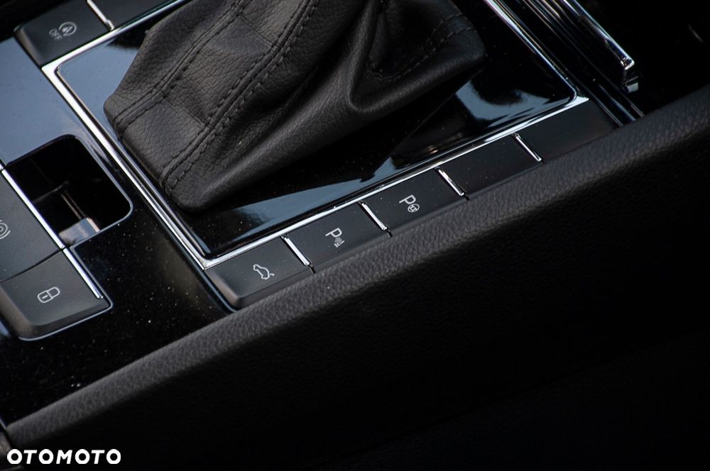 Skoda Superb 2.0 TDI DSG Sportline - 18
