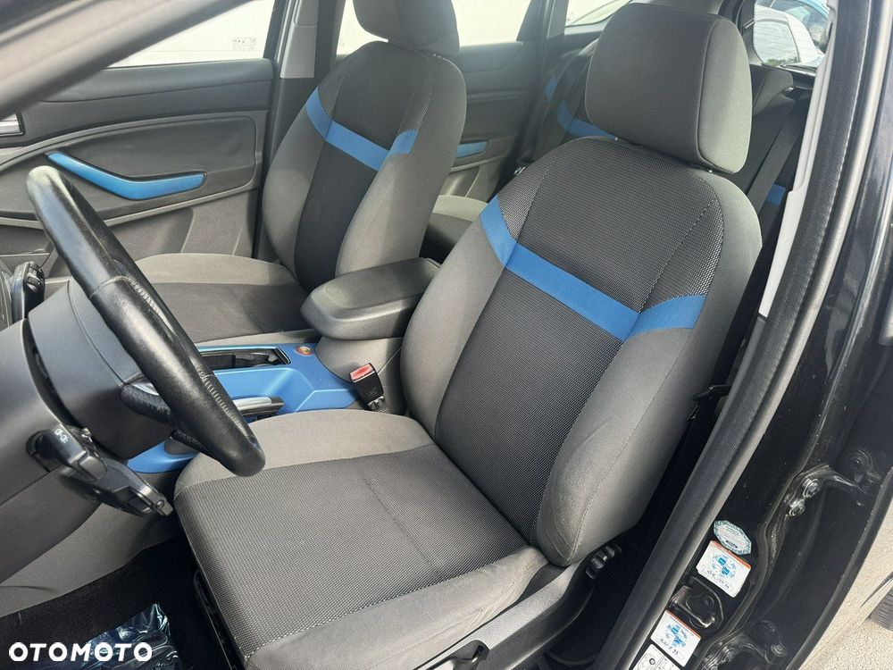 Ford Kuga - 26