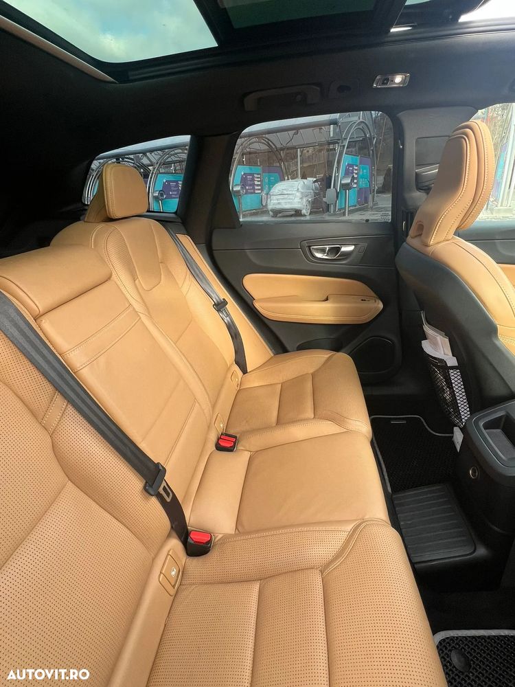 Volvo XC 60 T8 AWD Recharge Geartronic Inscription - 4