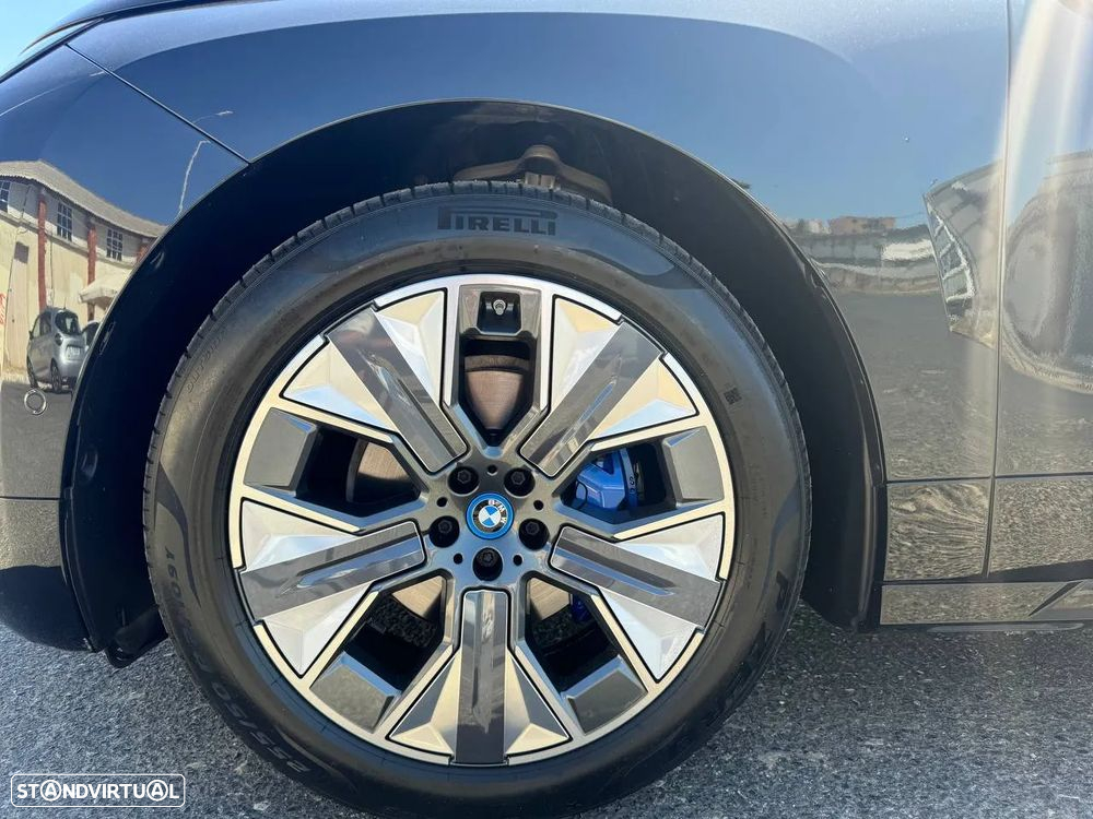 BMW iX xDrive 40 Pack Desportivo - 15