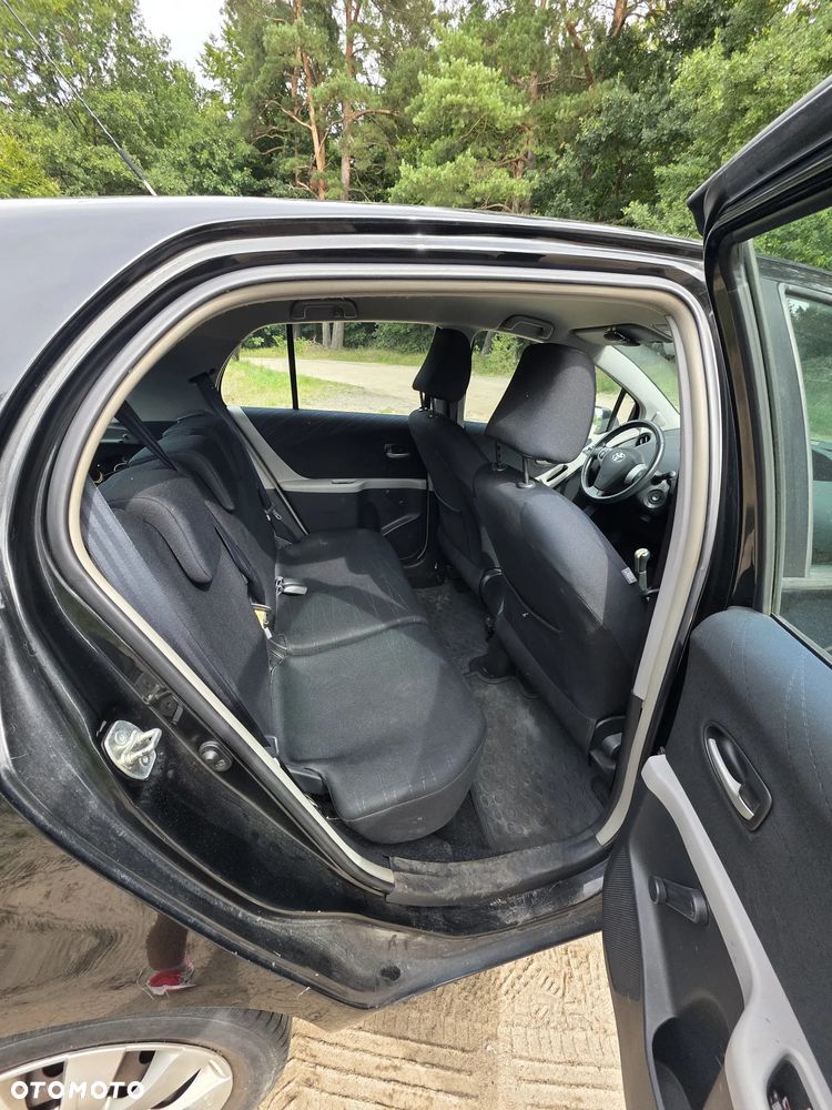 Toyota Yaris 1.3 Luna Premium - 11