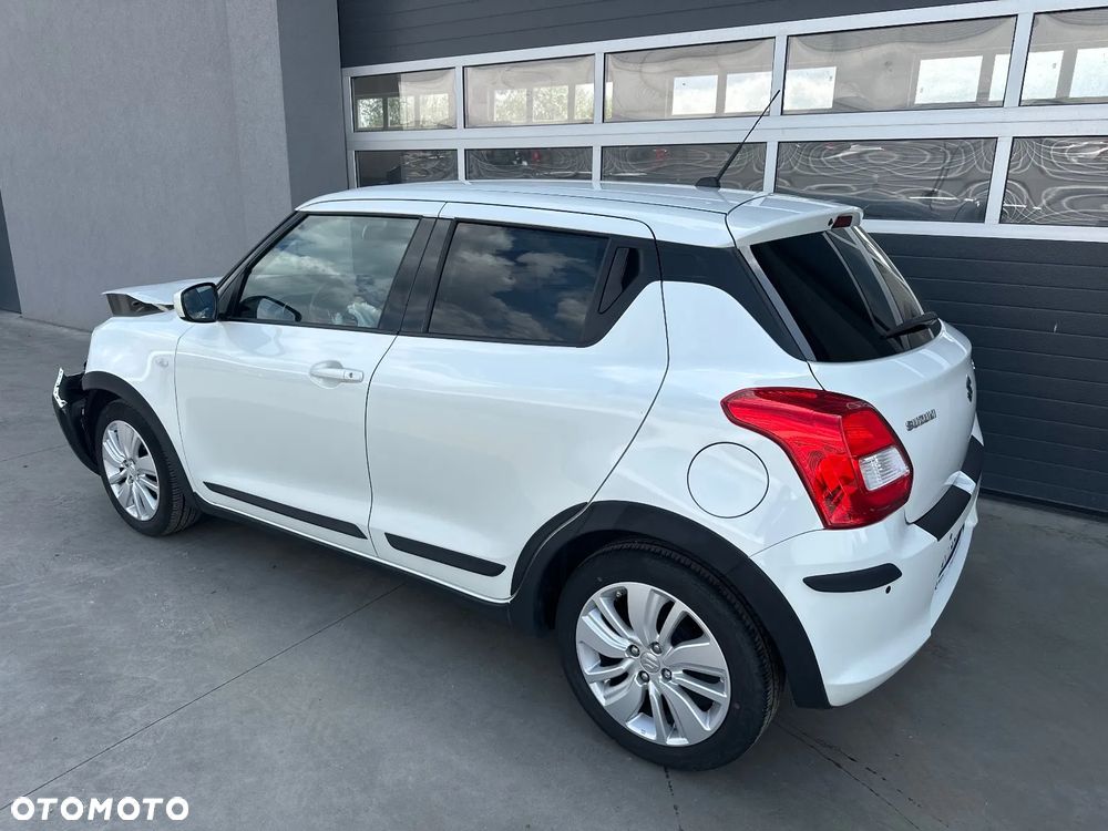 Suzuki Swift 1.2 Premium Plus - 6