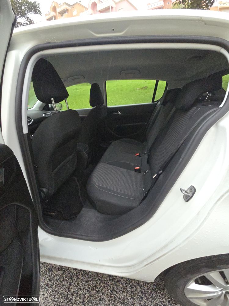 Peugeot 308 1.5 BlueHDi Style - 20