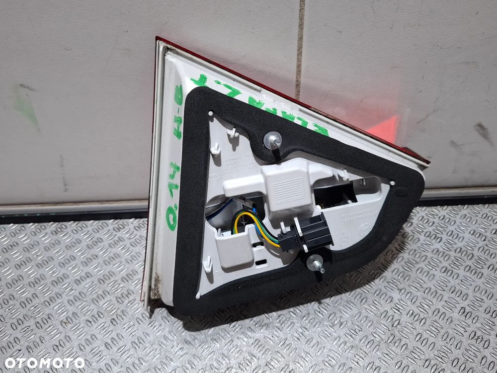 Lampa w klape lewy tył Skoda SuperB II Lift R 2014 nr 3T5945093B - delikatnie uszkodzona - 6