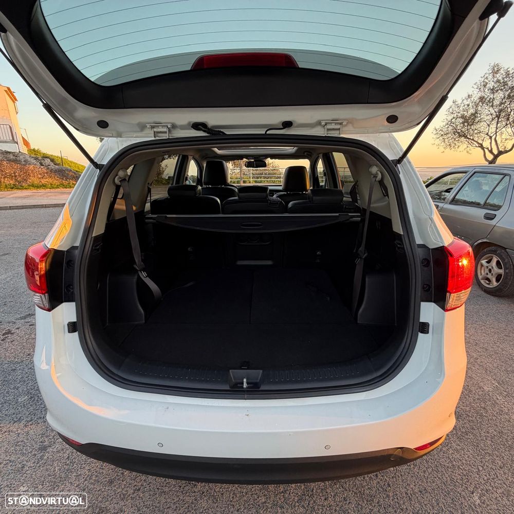 Kia Carens 1.7 CRDi ISG TX - 9