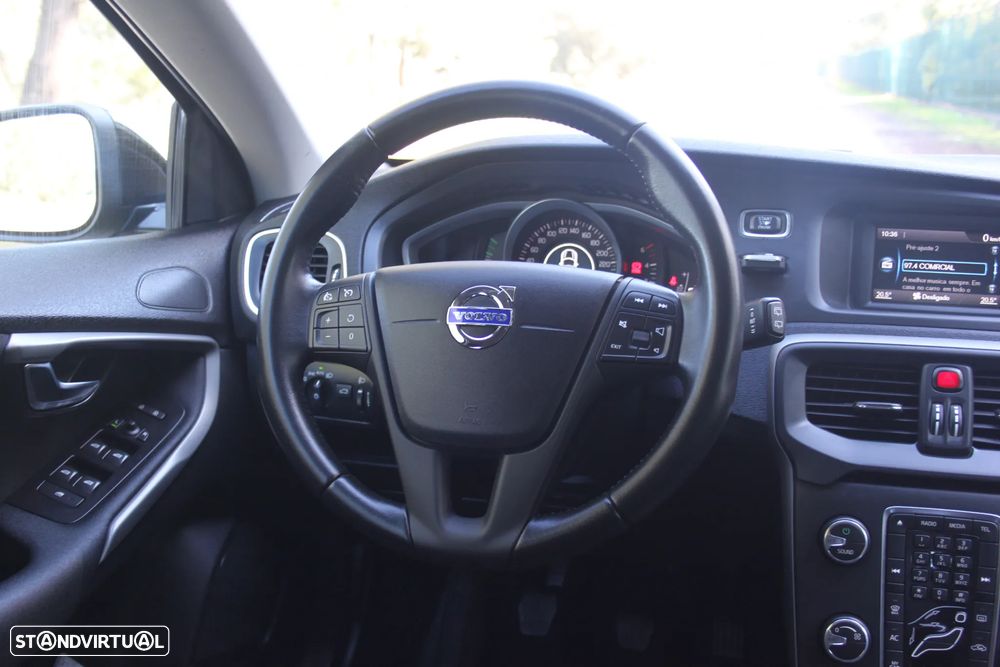 Volvo V40 2.0 D2 Momentum Eco - 11