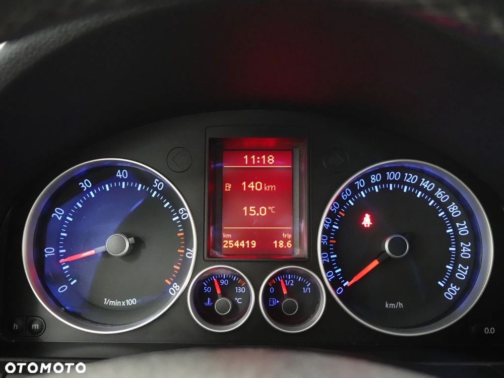 Volkswagen Golf - 35