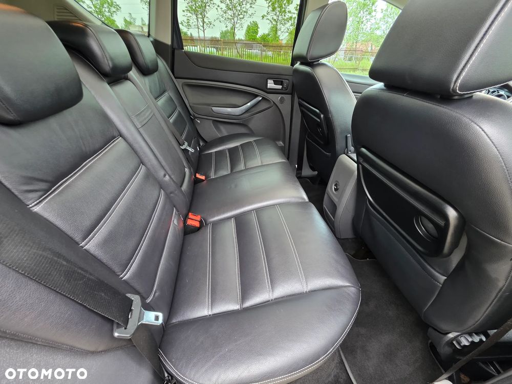 Ford Kuga 2.0 TDCi 4x4 Titanium - 25
