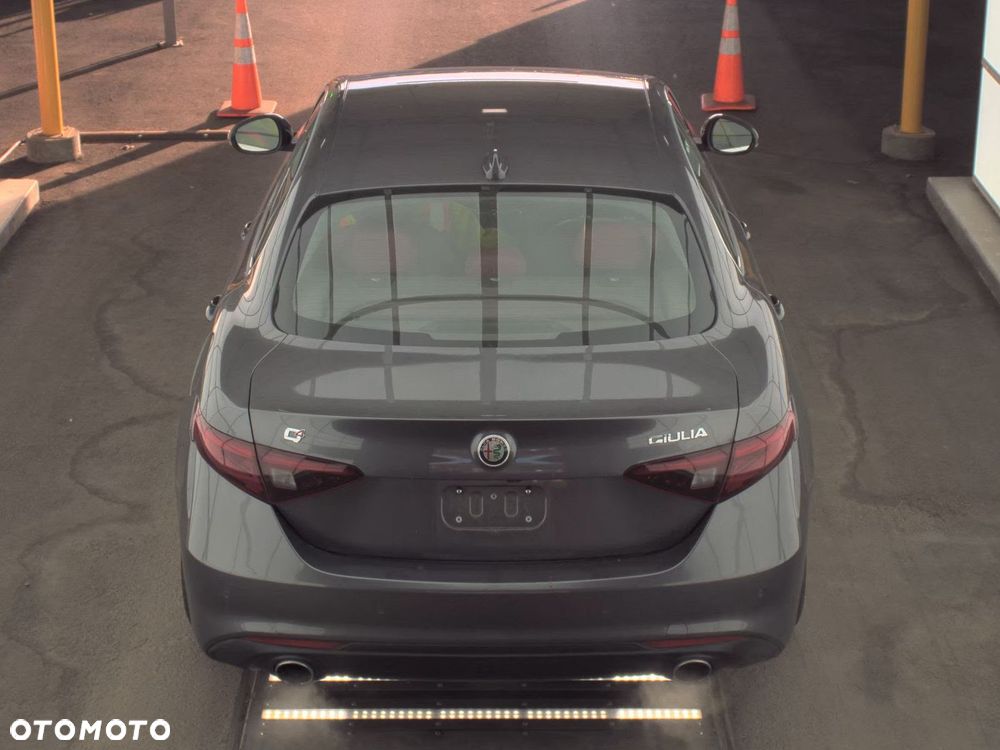 Alfa Romeo Giulia 2.0 Turbo 16V AT8-Q4 Ti - 7