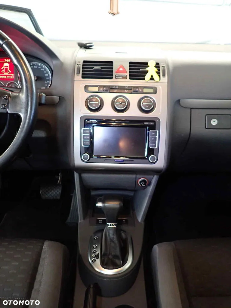 Volkswagen Touran 2.0 TDI DSG Trendline - 5