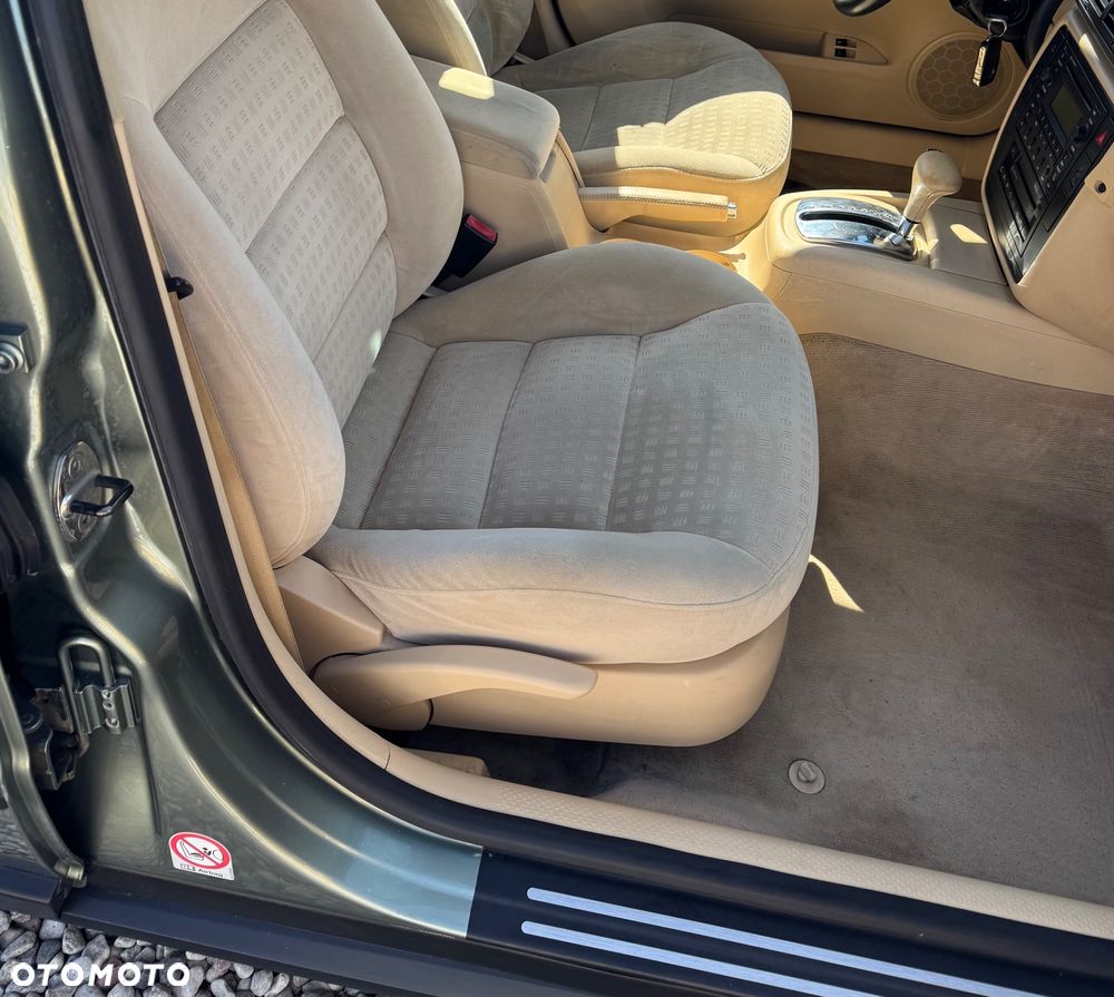 Volkswagen Passat 1.9 TDI Highline - 17