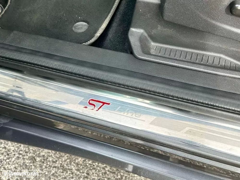 Ford Kuga 1.5 TDCi ST-Line Limited Edition - 39