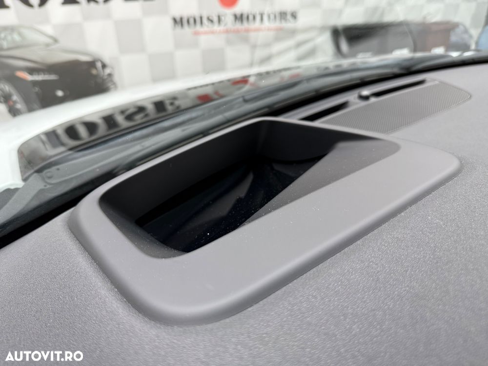 Land Rover Discovery Sport 2.0 D200 MHEV Dynamic HSE - 25