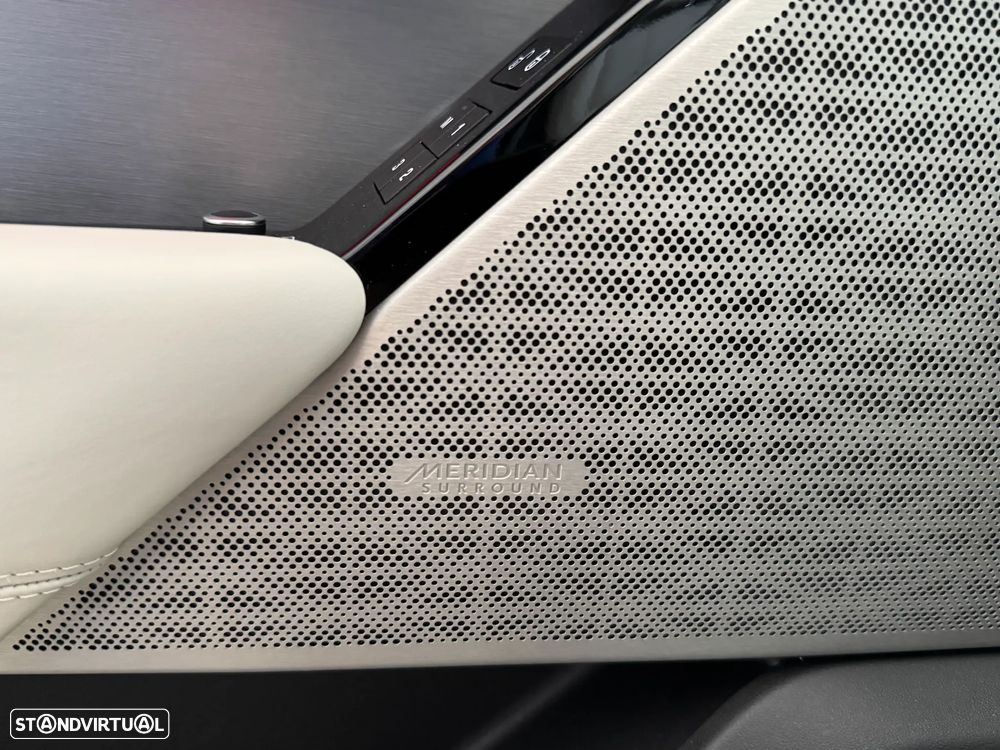 Land Rover Range Rover Velar P250 R-Dynamic - 23