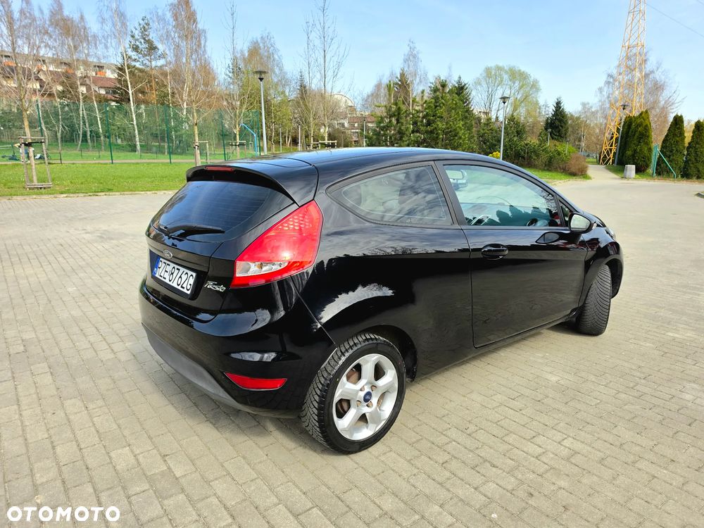 Ford Fiesta 1.25 Ambiente - 12