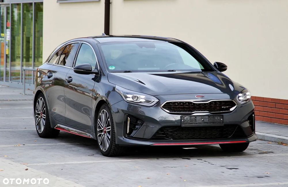 Kia ProCeed - 13