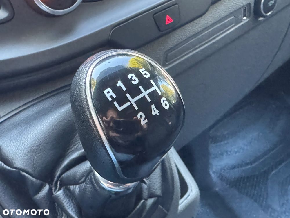 Ford CUSTOM DŁUGI 6 OSÓB - 21