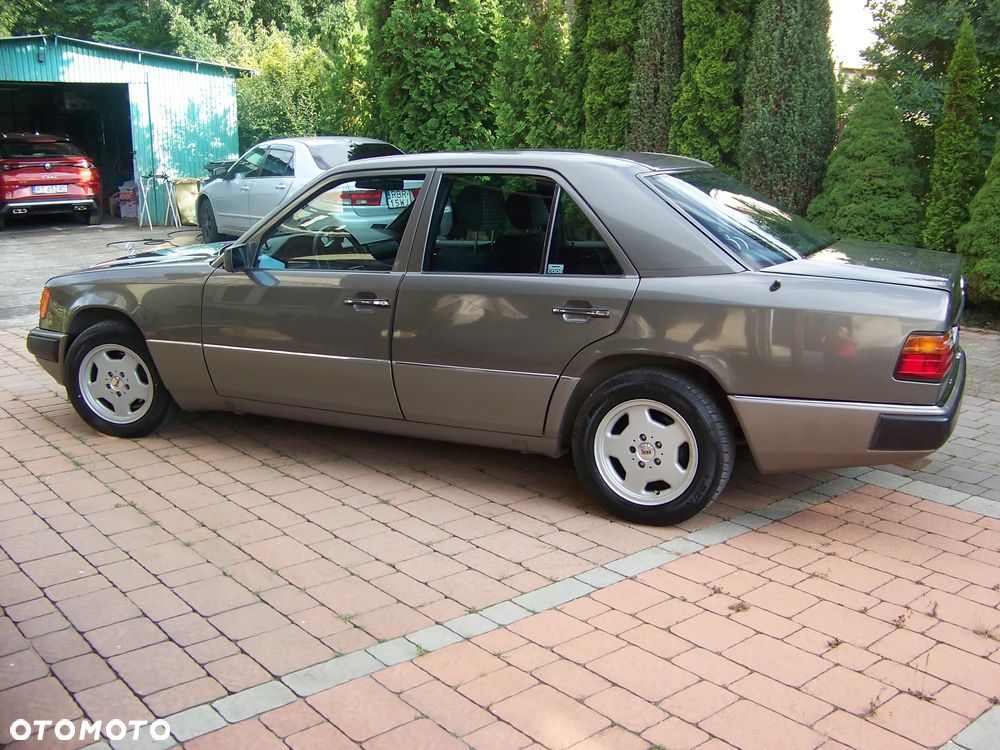 Mercedes-Benz Klasa E - 1