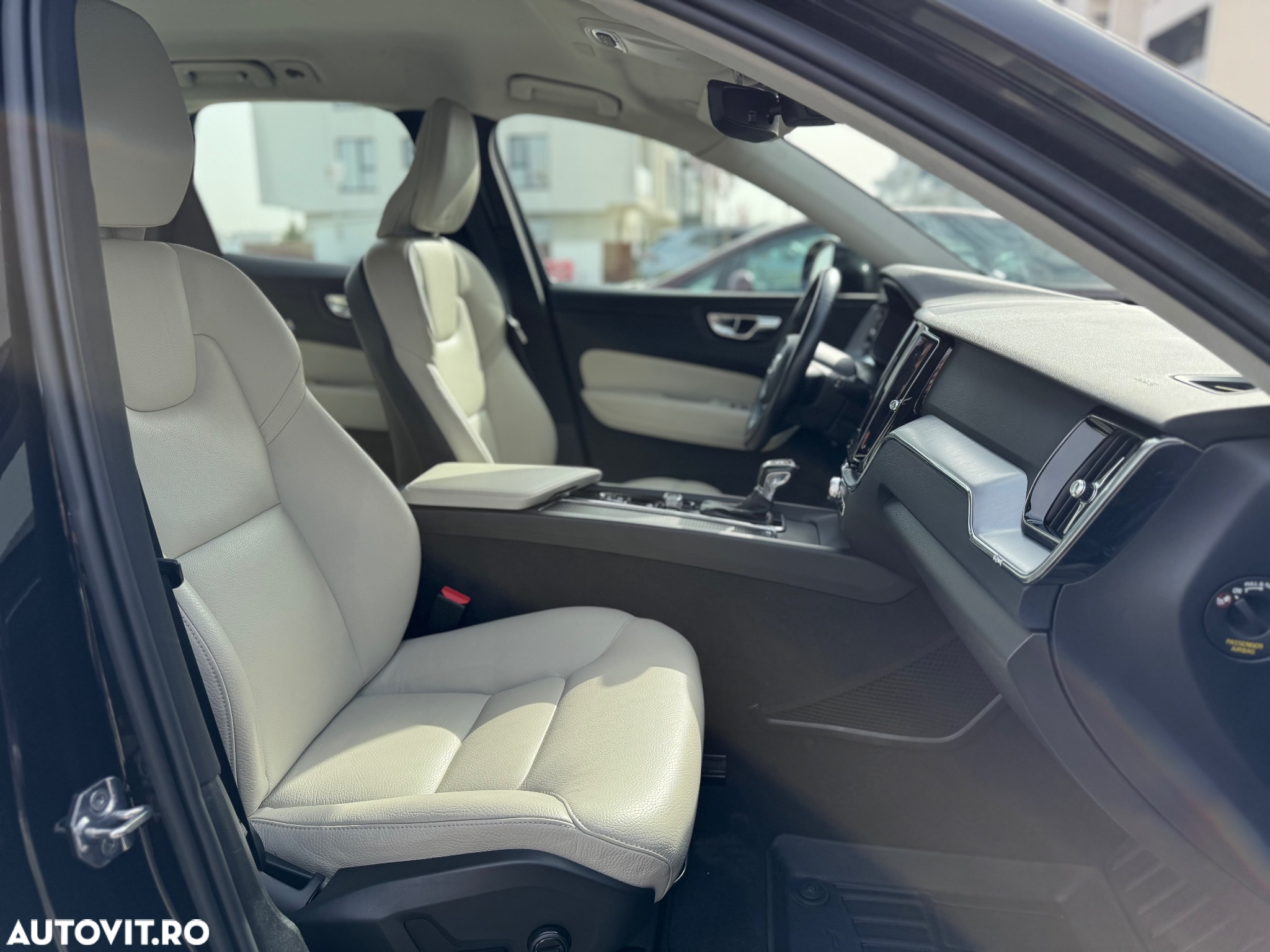 Volvo XC 60 D4 AWD Momentum - 19