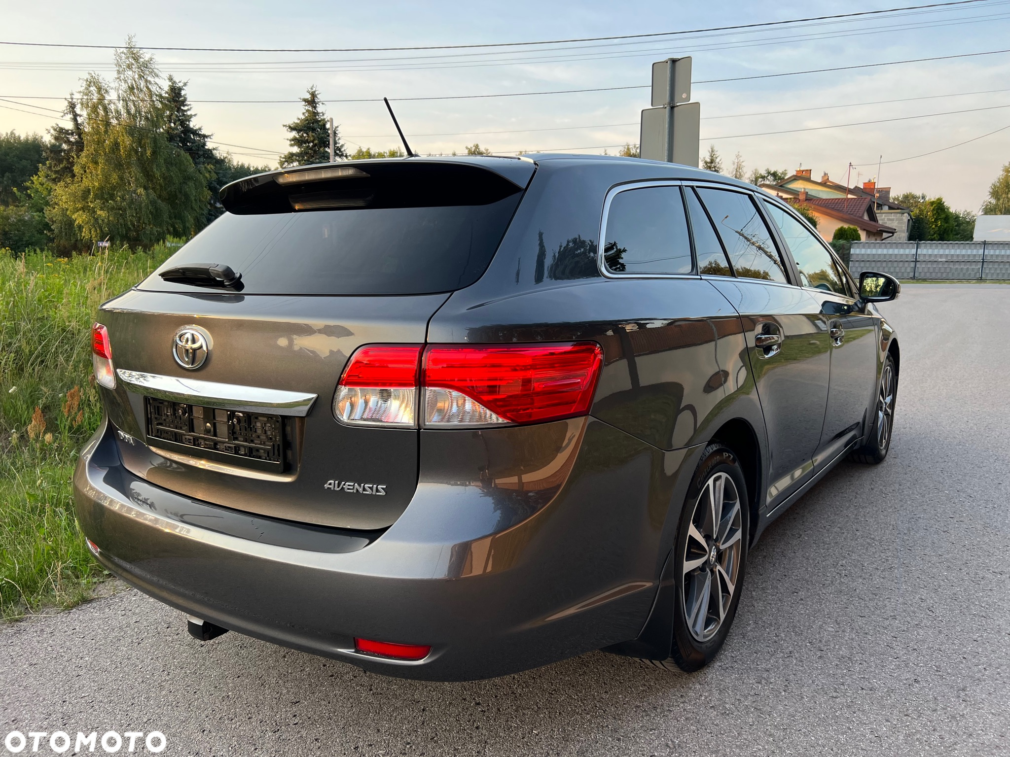 Toyota Avensis 1.8 Premium - 4