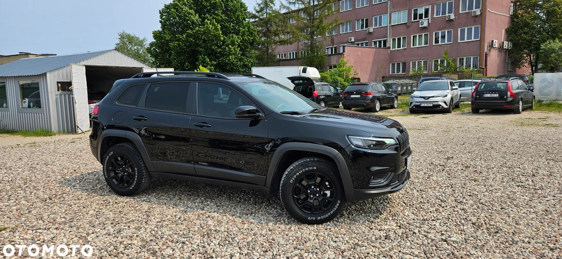 Jeep Cherokee - 11