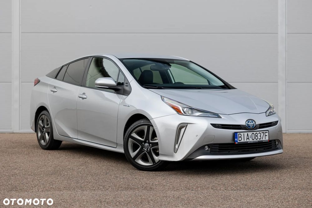 Toyota Prius (Hybrid) Executive - 3