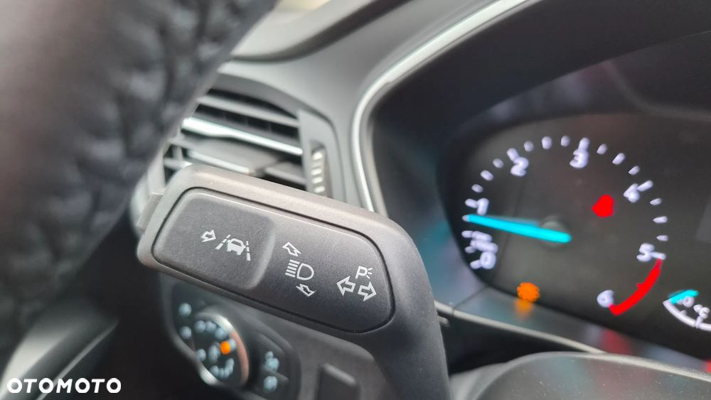 Ford Focus 1.5 EcoBlue Start-Stopp-System TITANIUM DESIGN - 18