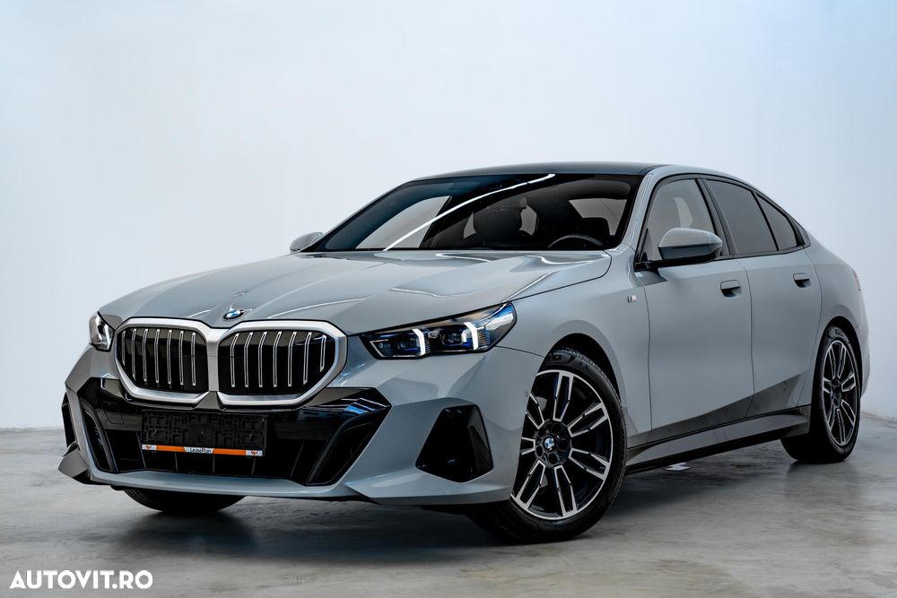 BMW Seria 5 520i Aut. - 32